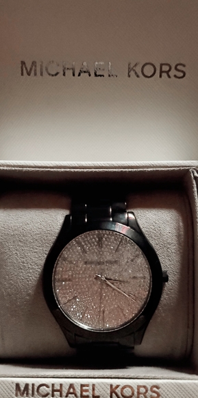 Michael Kors watch - Picture 3 of 3